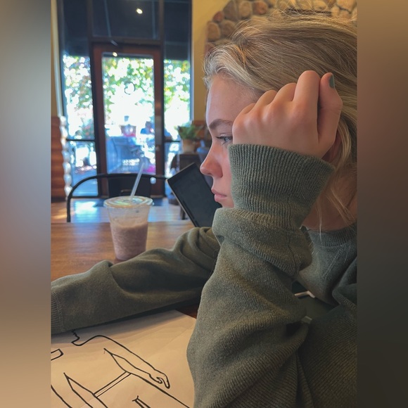 Meet your Posher, Mina - Picture 3 of 4